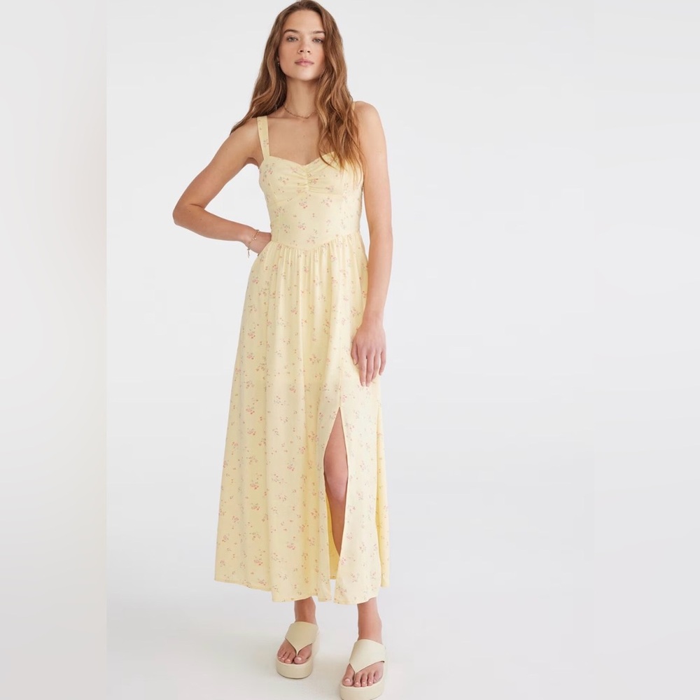 Floral Sweetheart Open-Back Maxi Dress